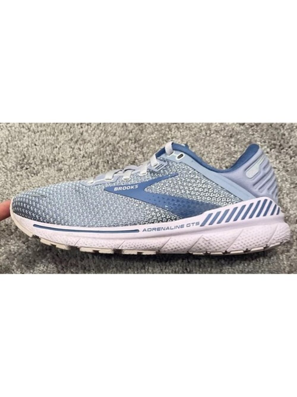 Brooks Adrenaline GTS 22 Shoe Size 8.5 Purple Blue Running Sneakers